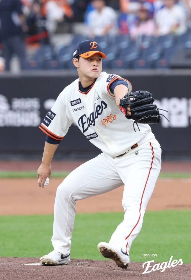 한화 문동주가 27일 대전 LG전에서 역투하고 있다. /사진=한화 이글스 제공