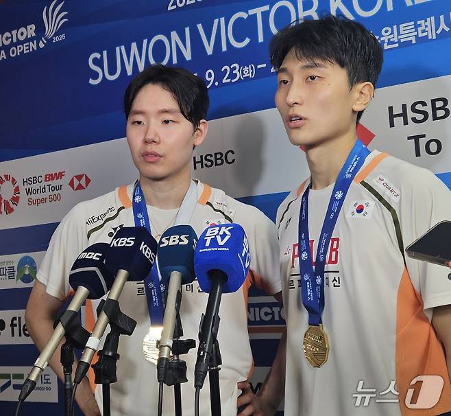 배드민턴 남자 복식 세계 1위 서승재(왼쪽)와 김원호. /뉴스1 ⓒ 뉴스1 김도용 기자