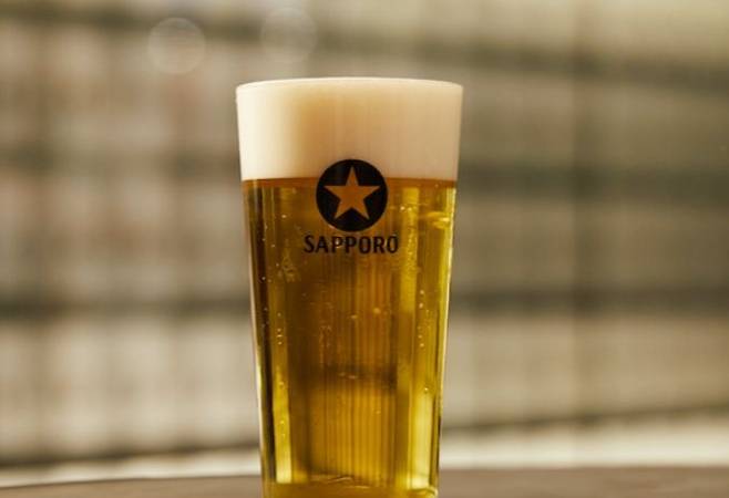 삿포로 맥주에서 판매하는 생맥주 이미지. 삿포로 맥주.