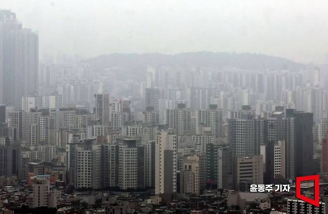 서울 남산에서 바라본 서울 시내 아파트 단지 전경. 윤동주 기자