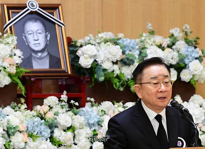 개그맨 이홍렬이 고인의 마지막 길을 배웅했다. 사진| 강영국 기자