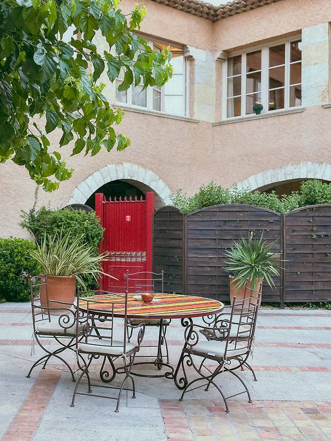 라 본 에타프 호텔 외관 / 사진=권효정 여행+ 기자