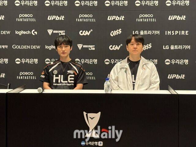 한화생명e스포츠 피넛 한왕호(왼쪽), 최인규 감독. /박성규 기자