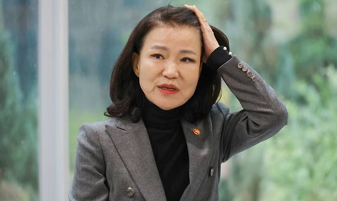 이진숙 방송통신위원회 위원장이 28일 국회 소통관 로비에서 열린 전날 국회 본회의를 통과한 방송미디어통신위원회 설치법 관련 기자회견에 참석해 있다. 연합뉴스