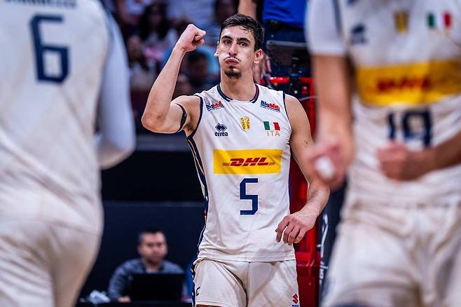 득점 후 기뻐하는 이탈리아의 미켈레토 [FIVB 홈피 캡처. 재판매 및 DB 금지]