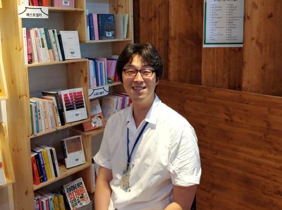 최근 '산업안전지도사' 자격을 취득해 5관왕을 달성한 조용제 진주시 주택경관과 팀장.