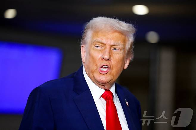 도널드 트럼프 미국 대통령이 23일(현지시간) 미국 뉴욕에서 열리는 제80차 유엔 총회 회의장에 도착해 입장하면서 취재진의 질문에 답하고 있다. 2025.09.23. ⓒ 로이터=뉴스1 ⓒ News1 류정민 특파원