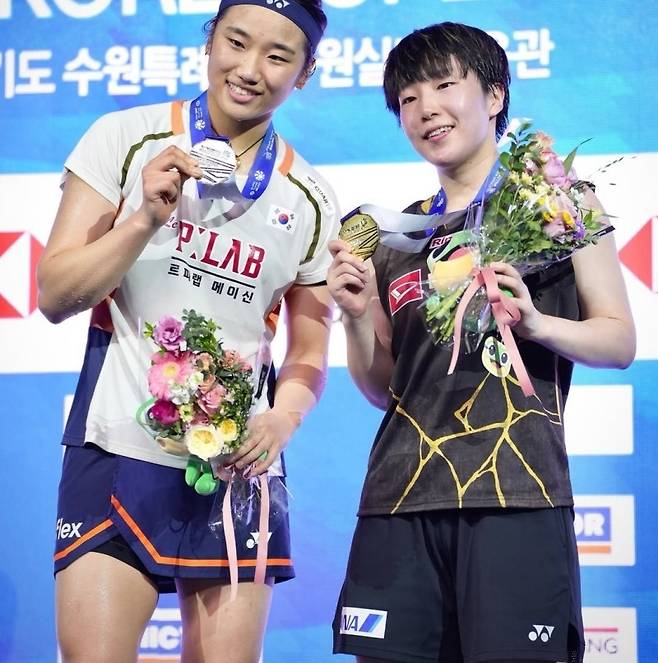 시상대에 선 안세영과 야마구치 아카네. 사진/대한배드민턴협회