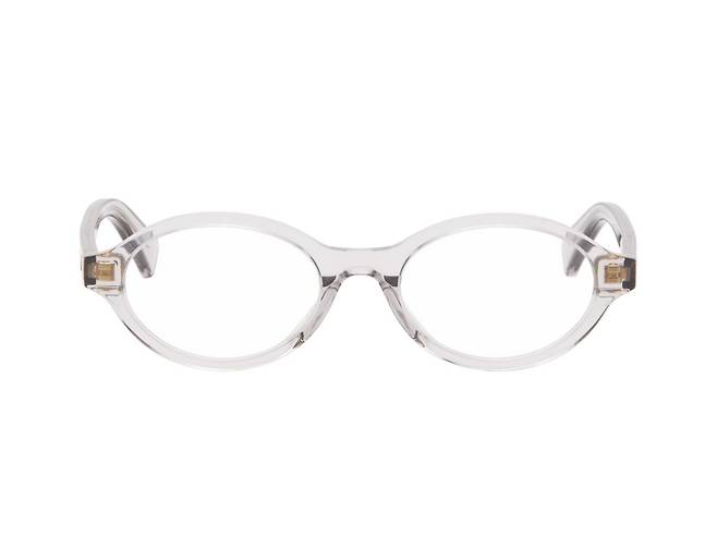 Bottega Veneta 아이코닉한 삼각형 메탈 장식이 더해진 투명 뿔테 안경.