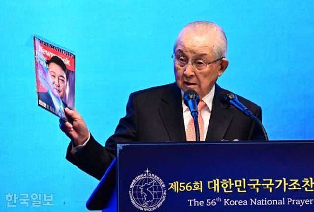김장환 극동방송 이사장(목사)이 지난해 11월 22일 서울 중구 신라호텔에서 열린 제56회 국가조찬기도회에서 설교하고 있다. 왕태석 선임기자
