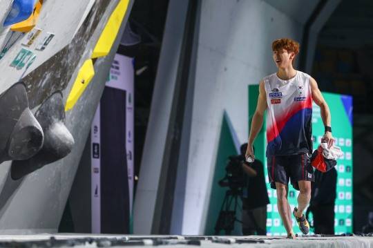 스포츠클라이밍 이도현, 세계선수권 볼더 동메달. 사진[연합뉴스]