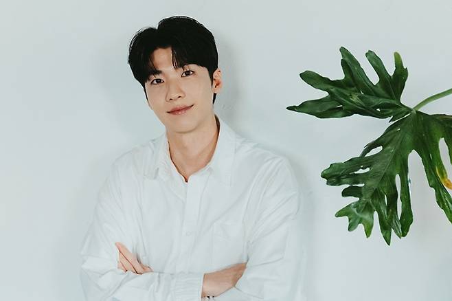 지난 25일 오전, 서울 마포구의 한 카페에서 CBS노컷뉴스와 만난 배우 홍진기. 글로리어스엔터테인먼트 제공