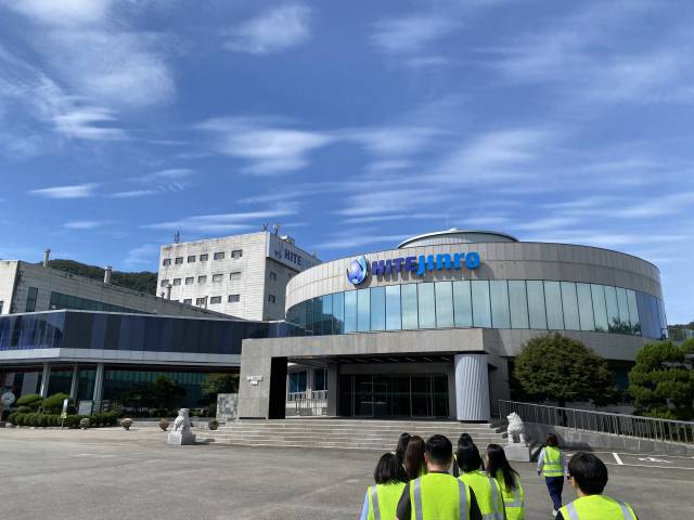 하이트진로 강원공장 전경. 김남명 기자