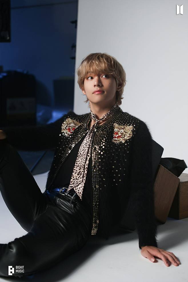 "패션아이콘 뷔, 연습생 시절부터 동경" 방탄소년단 뷔, J팝 보이그룹 아오엔 가쿠의 롤모델