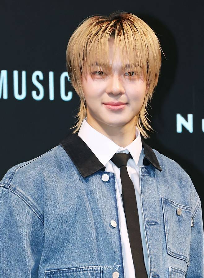 싱글 '리브 미 위드 유어 러브'(LEAVE ME WITH YOUR LOVE)를 발매하며 한국데뷔를 앞둔 태국의 '국민 아들' 가수 겸 배우 누뉴 차와린(Nunew Chawarin)이 29일 오후 서울 강남구 역삼동 라움아트센터에서 진행된 기자간담회에서 포즈를 취하고 있다. 누뉴는 오는 10월 1일 쇼케이스를 열고 데뷔한다. /사진=이동훈 photoguy@