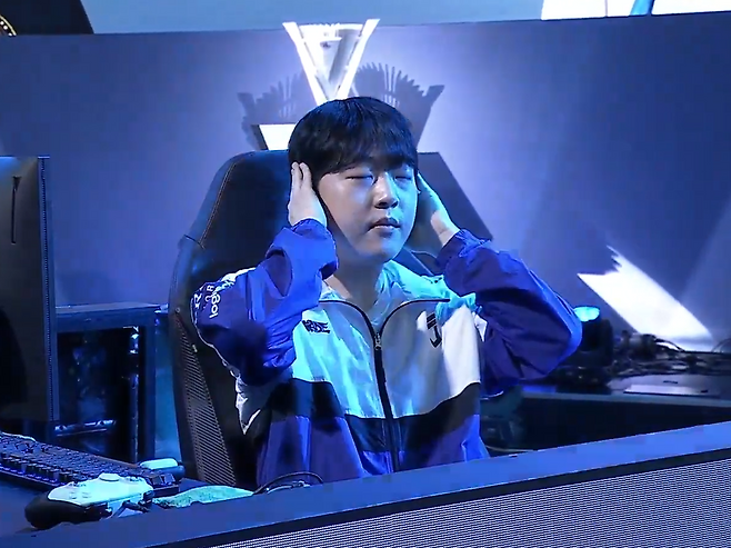 노영진에 승리 후 기쁨의 시간을 만끽하는 '샤이프' 김승환