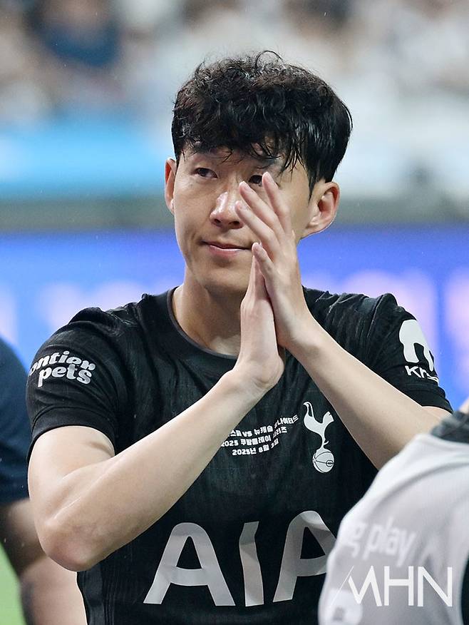 토트넘 소속으로 팬들에게 마지막 인사를 전하는 손흥민