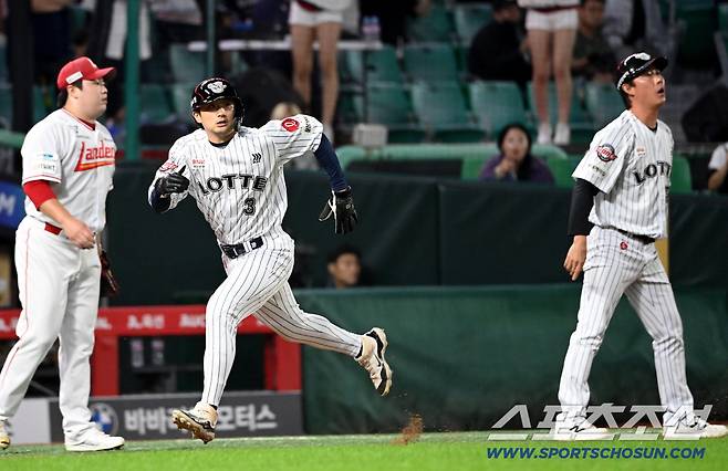 돌아가야 하는데...