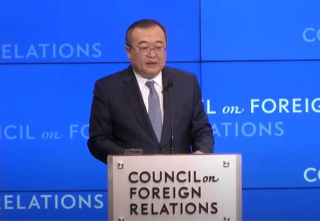 지난해 1월 미국을 방문한 류젠차오 중국 공산당 대외연락부장이 미국외교협회에서 연설하고 있다. 그는 “전랑 외교라는 게 있었다고 믿지 않고, 따라서 그 같은 외교로 돌아갈 일도 없다”고 말했다. /미국외교협회