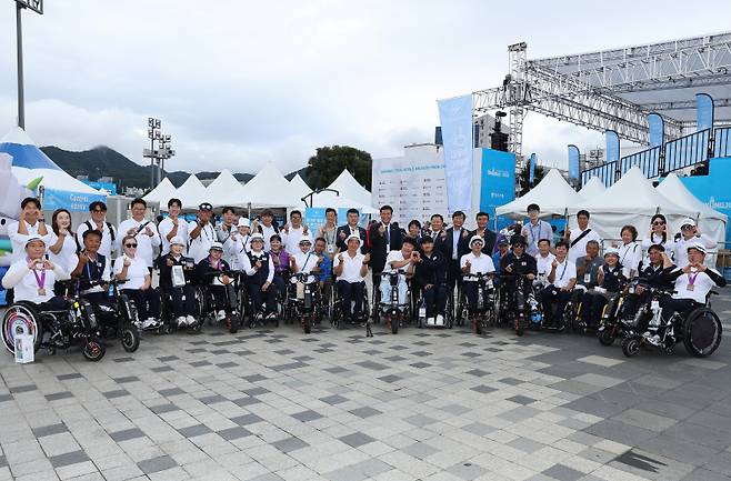 2025 세계장애인양궁선수권대회에서 출전한 선수단의 모습. 대한장애인양궁협회 제공