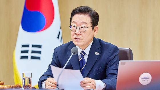 이재명 대통령이 30일 서울 용산 대통령실 청사에서 열린 제44회 국무회의에서 발언을 하고 있다. 사진 대통령실