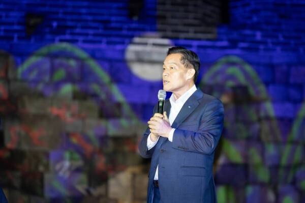 이재준 수원시장이 27일 2025 수원화성 미디어아트 개막식에서 인사말을 하고 있다. 수원시 제공