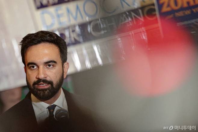 조란 맘다니 민주당 뉴욕시장 후보가 지난 7월10일(현지시간) 뉴욕에서 열린 기자회견에서 발언하고 있다. /로이터=뉴스1