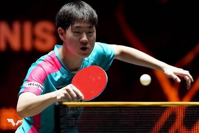 WTT 중국 스매시에 나선 오준성의 경기 장면 [WTT 인스타그램 캡처. 재판매 및 DB 금지]