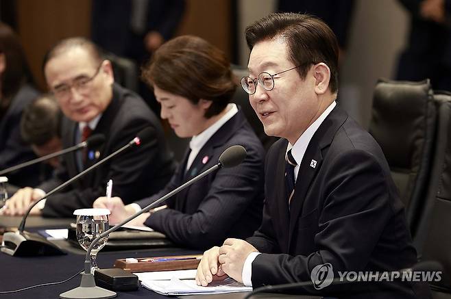 부산에서 열린 한일 정상회담, 발언하는 이재명 대통령 (부산=연합뉴스) 김도훈 기자 = 이재명 대통령이 30일 부산 누리마루 APEC 하우스에서 열린 한일 정상회담에서 발언하고 있다. 2025.09.30 [대통령실통신사진기자단] superdoo82@yna.co.kr