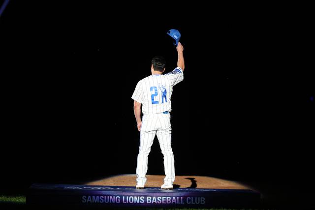 모자를 벗고 인사하는 삼성 라이온즈 오승환. 삼성 제공