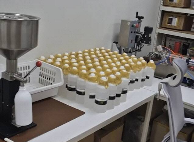 압수한 마약 원료물질 GBL. (사진=연합뉴스)