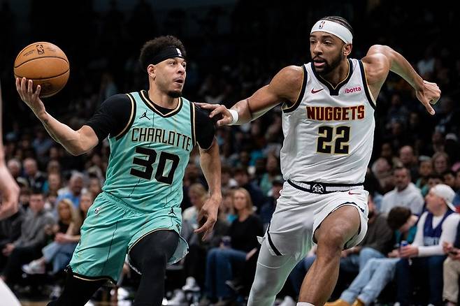 세스 커리(왼쪽)