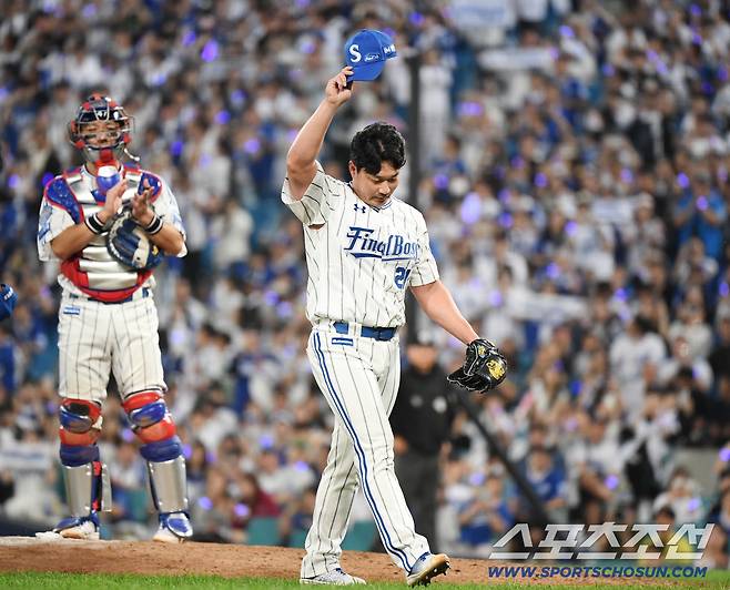 30일 대구 라이온즈파크에서 열린 KIA-삼성전. 9회초 오승환이 등판해 한 타자를 상대한 후 마운드를 내려오고 있다. 대구=정재근 기자 cjg@sportschosun.com/2025.9.30/