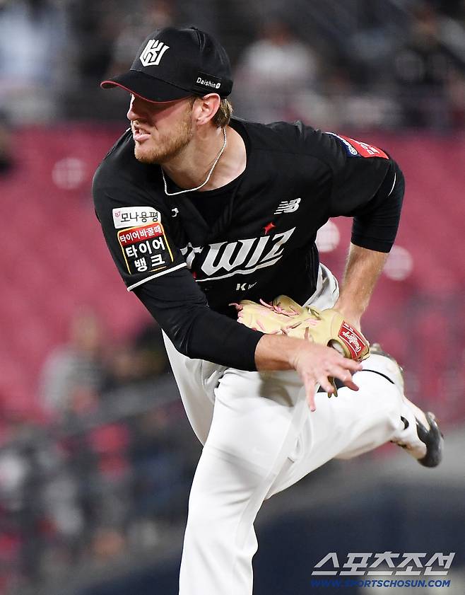 1일 광주 기아챔피언스필드에서 열린 KT-KIA전. 7회말 등판한 패트릭이 투구하고 있다. 광주=정재근 기자 cjg@sportschosun.com/2025.10.1/