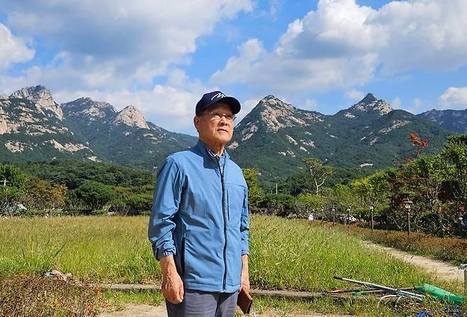 고 신경하 목사는 암수술을 앞두고 미리 정리한  유언을 통해 간소한 장례를 당부해 교계에 감동을 전하고 있다. 사진은 신 목사 페이스북 프로필 사진.