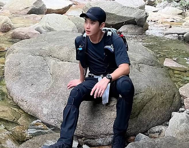 유튜버 이진호가 지난 30일 자신의 유튜브 채널에 공개한 배우 김수현의 사진. /유튜브 캡처