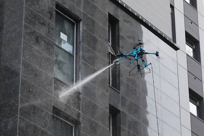 살수 드론 시연 모습. 삼성물산 제공.