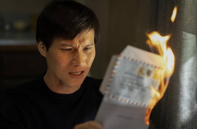 HBO 7부작 <동조자> 스틸컷 / 사진. ©Hopper Stone/HBO/Hopper Stone/SMPSP, 출처. ⓒIMDb