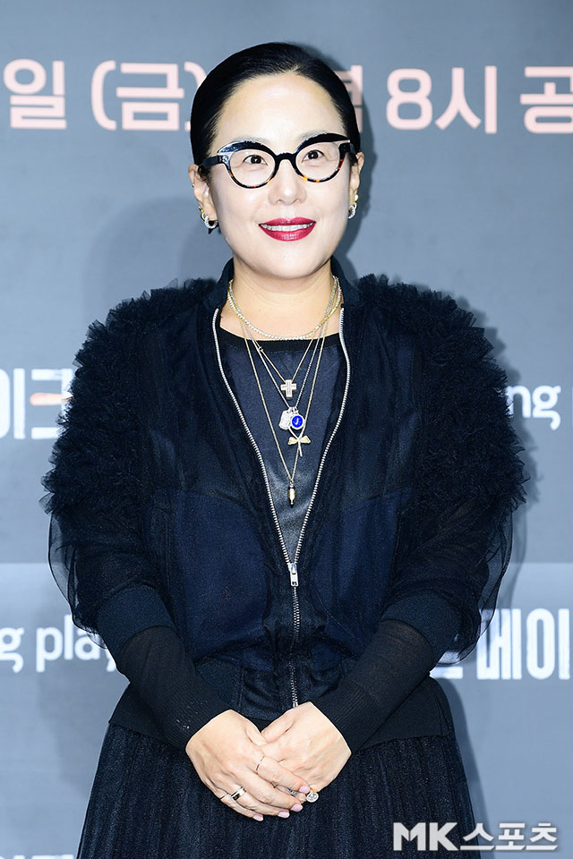 1일 오후 광진구 풀만 앰배서더 서울 호텔에서 쿠팡플레이 예능 ‘저스트 메이크업’ 제작발표회가 진행됐다. 이날 현장에는 MC 이효리, 정샘물, 서옥, 이사배, 이진수 그리고 심우진 PD, 박성환 PD가 참석했다. / 사진 = 김영구 기자