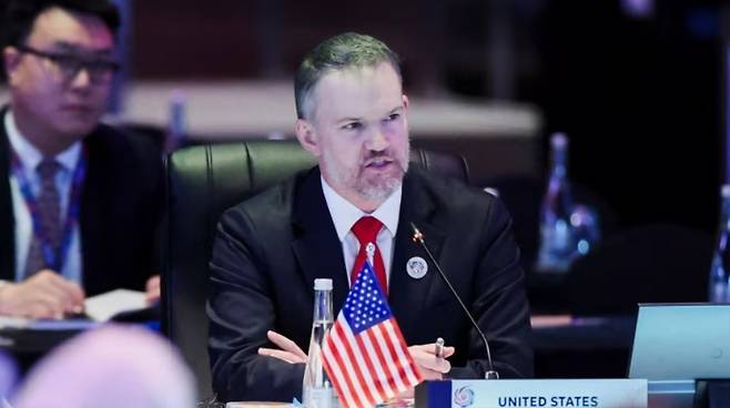 제이미슨 그리어 USR 대표가 30일(현지시간) 뉴욕 이코노믹 클럽에서 연설하며 미국의 ‘상호관세’ 조치가 대법원 판결 등의 영향 없이 계속될 것이라 강조했다.[로이터]