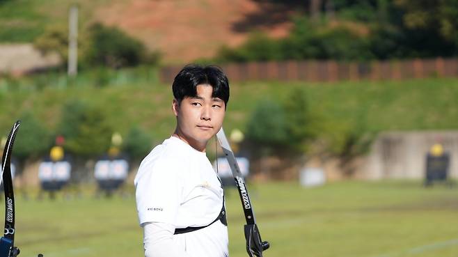이우석은 1일 광주국제양궁장에서 열린 정몽구배 첫 날 리커브 남자 개인전 32강에서 서민기를 세트스코어 6-2로 꺾고 16강에 올랐다. 그의 올해 목표는 단연 대회 2연패다. 사진제공│대한양궁협회