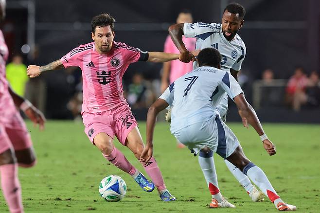 인터 마이애미 메시가 1일 시카고전에서 드리블화고 있다. Imagn Images연합뉴스