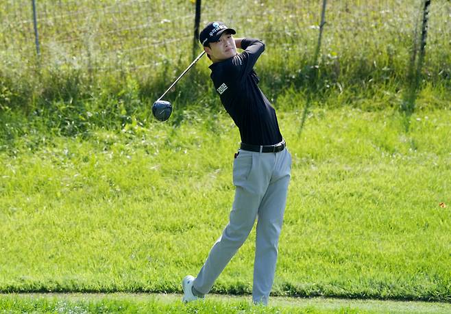 박준홍이 1일 경북 예천군 한맥CC에서 열린 KPGA 경북오픈 1라운드 도중 11번 홀에서 티샷을 하고 있다. KPGA 제공