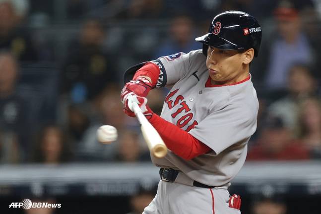 대타로 나서 2타점 적시타를 추가한 요시다. /AFPBBNews=뉴스1