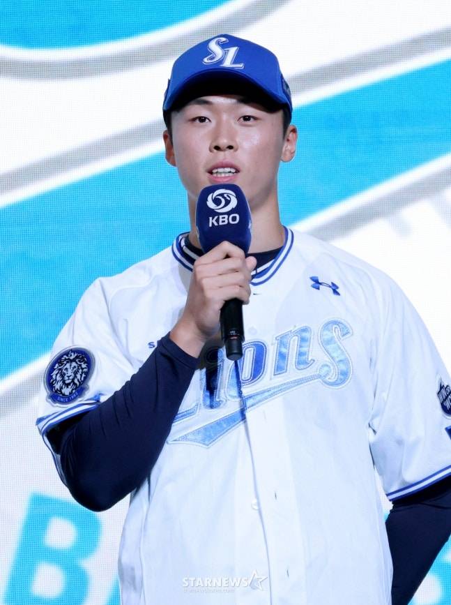 삼성의 지명을 받은 서울고 이호범. /사진=김진경 대기자