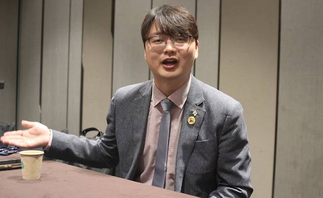 연합뉴스와 인터뷰하는 어중수 회장  (서울=연합뉴스) 박현수 기자 = 어중수 뉴질랜드 크라이스트처치 한인회장이 1일 연합뉴스와 인터뷰하고 있다. 2025.10.1. phyeonsoo@yna.co.kr