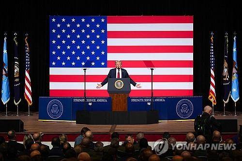 '전군 지휘관 회의'서 연설하는 트럼프 [게티이미지=연합뉴스. 재판매 및 DB 금지]