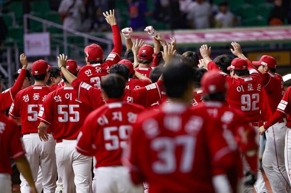 이율예의 끝내기 홈런(사진=SSG)