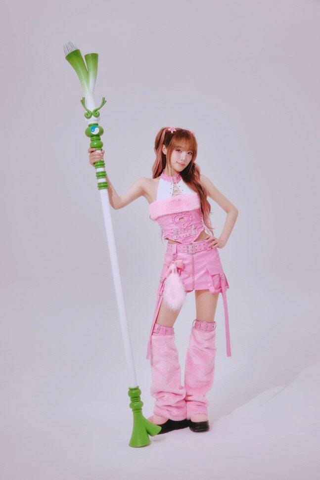 하츠네 미쿠와 협업한 최예나(사진=위에화엔터테인먼트)