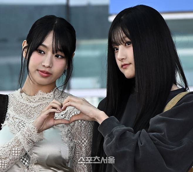 키스오브라이프(KISS OF LIFE)의 나띠와 하늘(오른쪽). 이주상기자 rainbow@sportsseoul.com